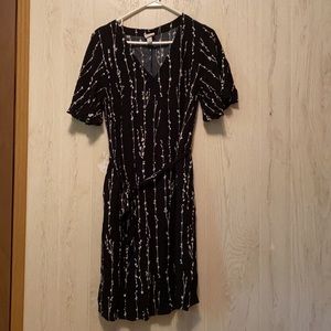 Black & Cream Floral Dress w/Pockets